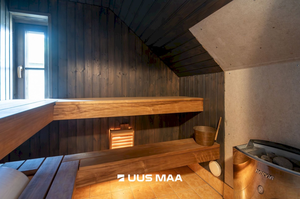 Saaremaa vald, Kuressaare linn, Kohtu 7d