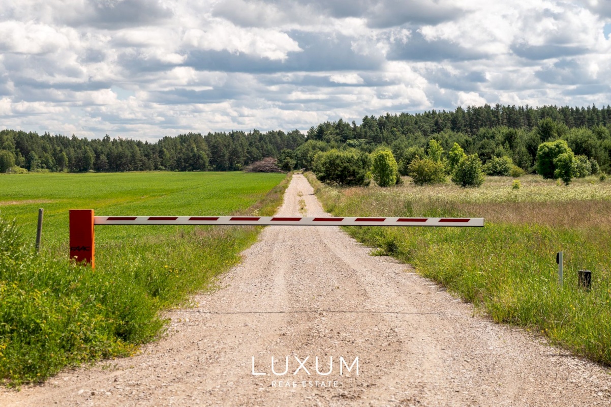 Lääne-Nigula vald, Einbi küla/Enby, Väike-Muusa