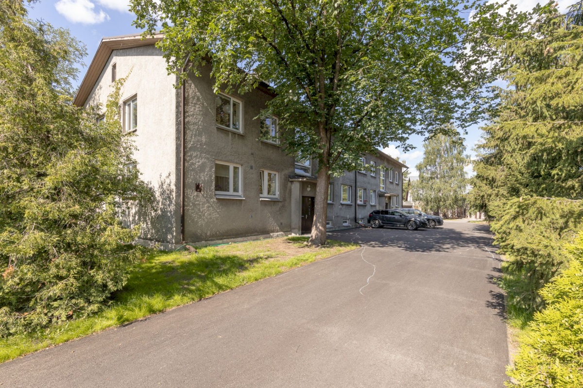 Tallinn, Nõmme linnaosa, Pääsküla, Pärnu mnt 496