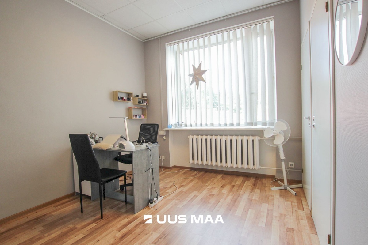 Pärnu linn, Pärnu linn, Kesklinn, Akadeemia 7