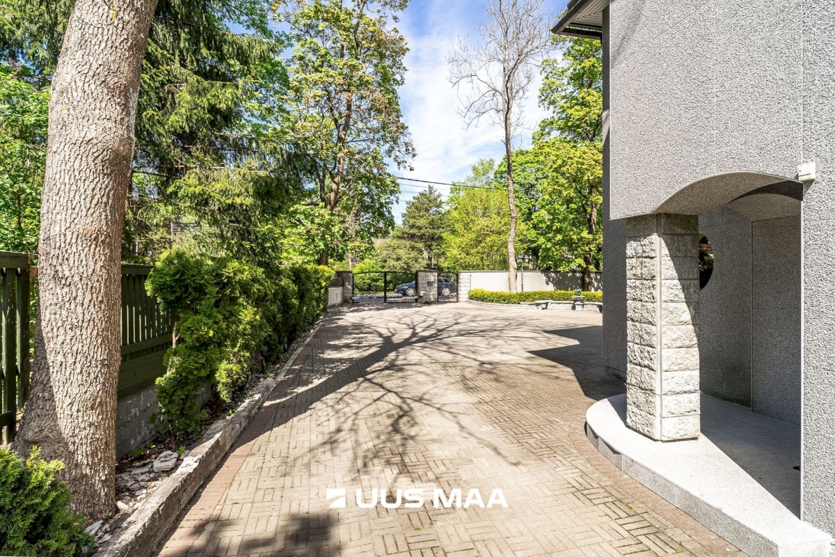 Tallinn, Nõmme linnaosa, Pärnu mnt 245
