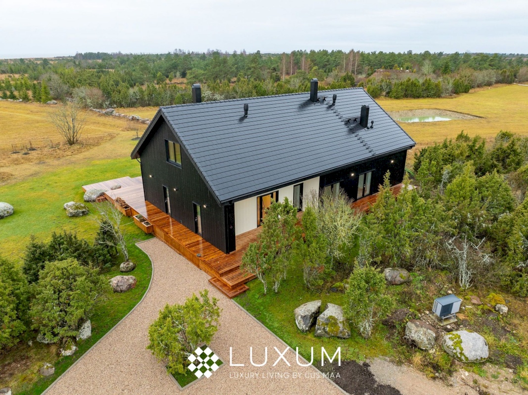 Saaremaa vald, Suure-Rootsi küla, Ruunikivi