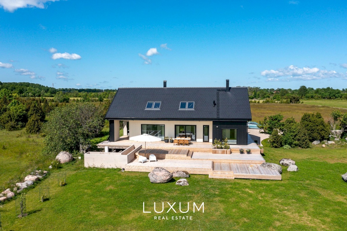 Saaremaa vald, Suure-Rootsi küla, Ruunikivi