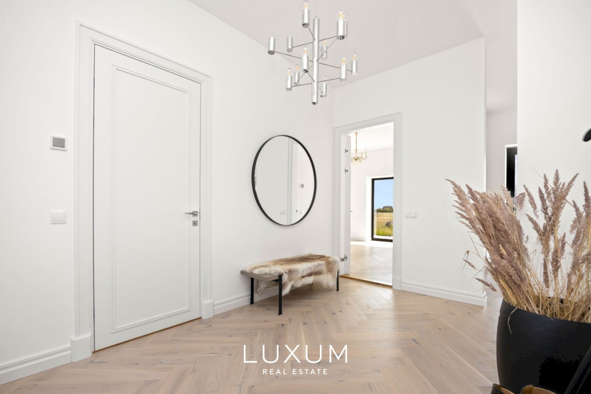 Saaremaa vald, Suure-Rootsi küla, Ruunikivi