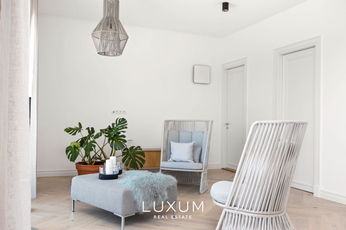 Saaremaa vald, Suure-Rootsi küla, Ruunikivi