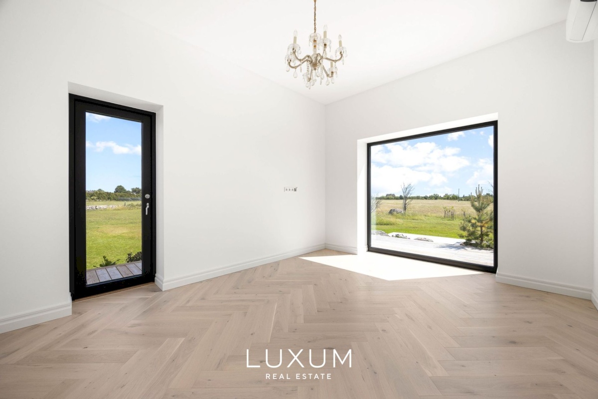 Saaremaa vald, Suure-Rootsi küla, Ruunikivi