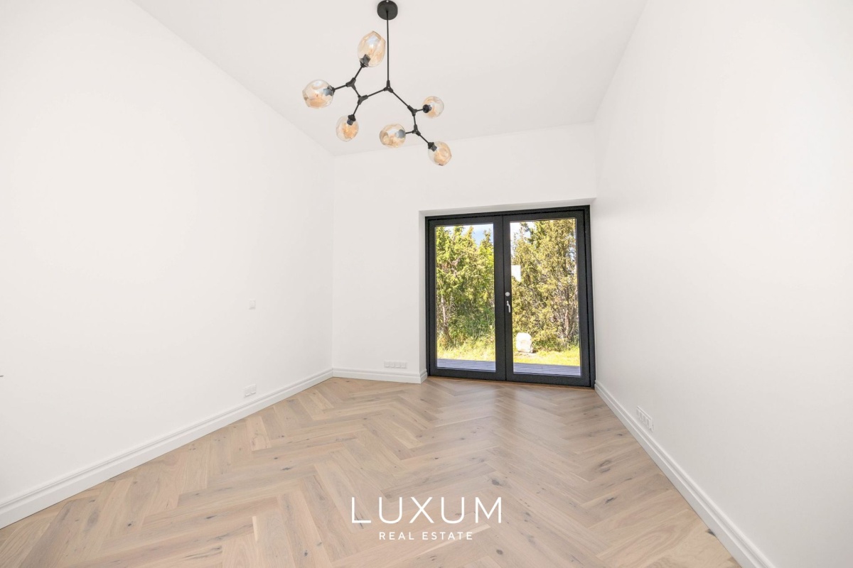 Saaremaa vald, Suure-Rootsi küla, Ruunikivi