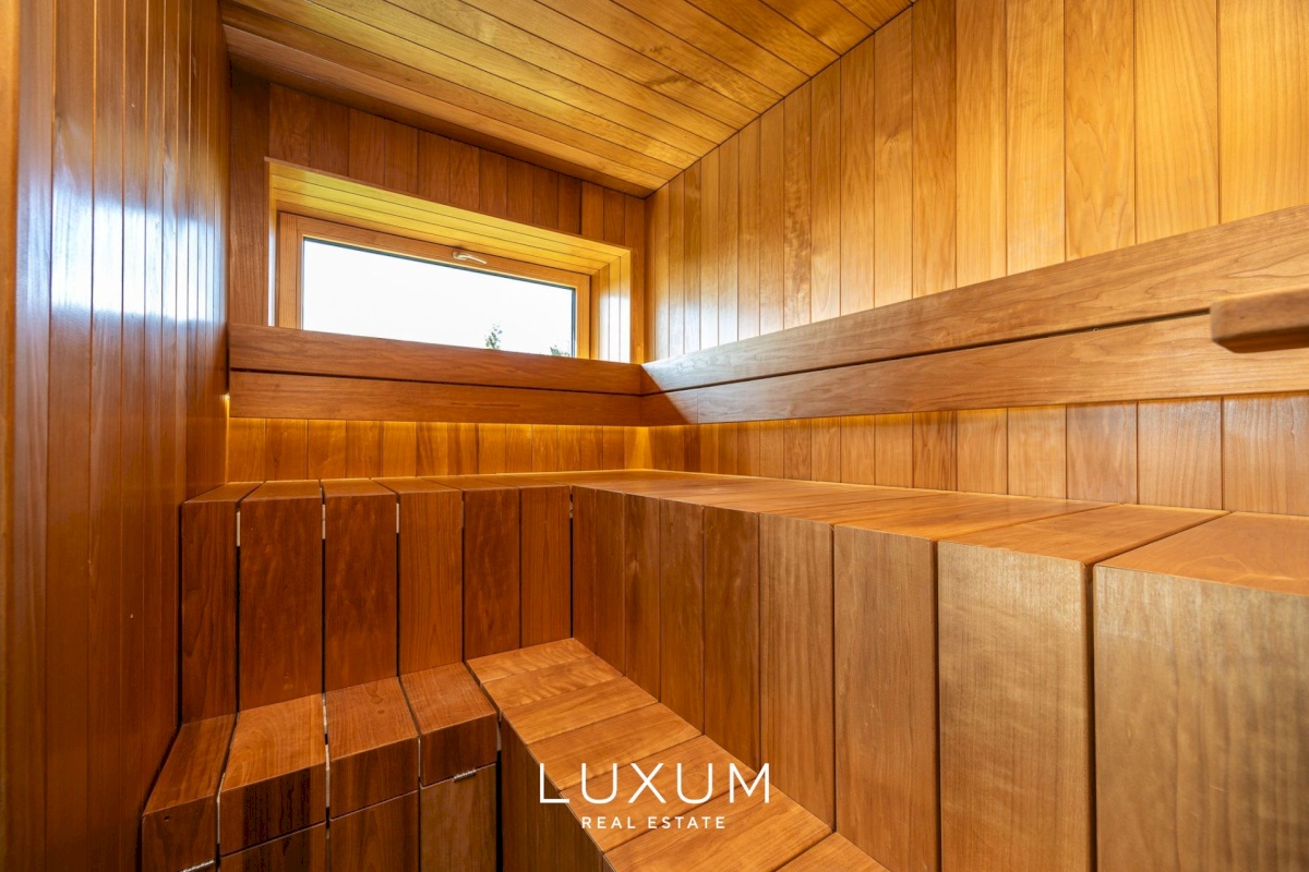 Saaremaa vald, Suure-Rootsi küla, Ruunikivi