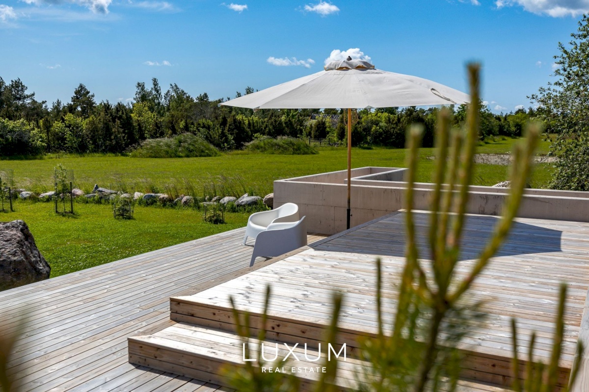 Saaremaa vald, Suure-Rootsi küla, Ruunikivi