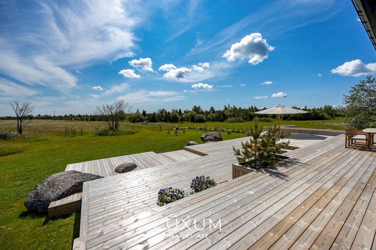 Saaremaa vald, Suure-Rootsi küla, Ruunikivi