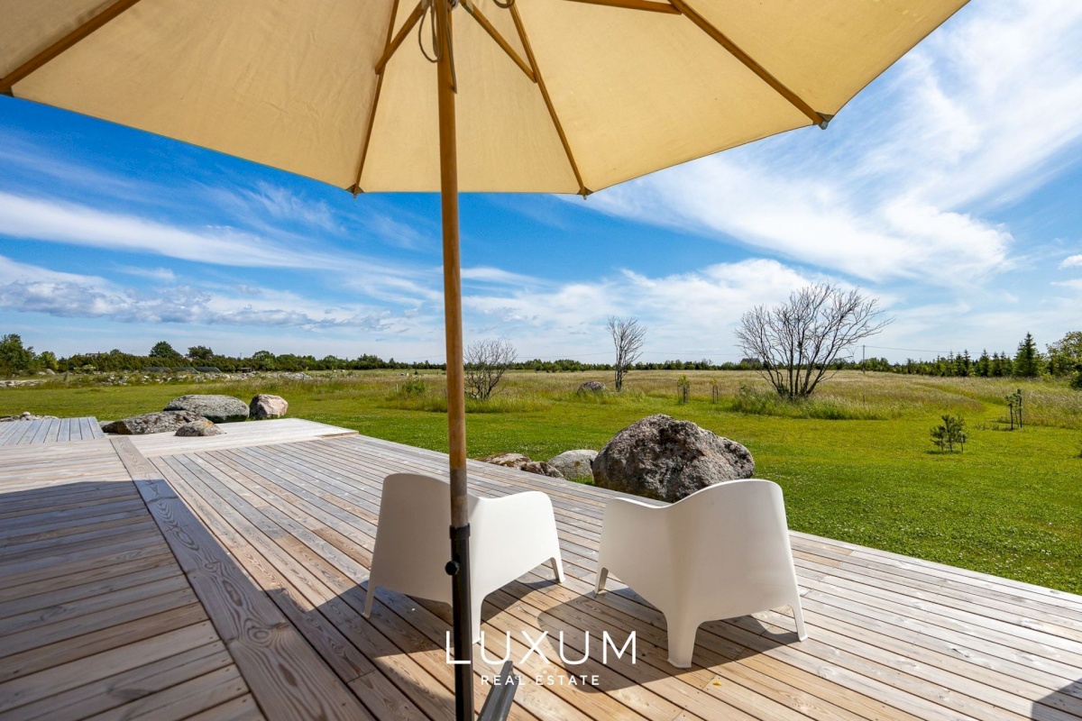 Saaremaa vald, Suure-Rootsi küla, Ruunikivi