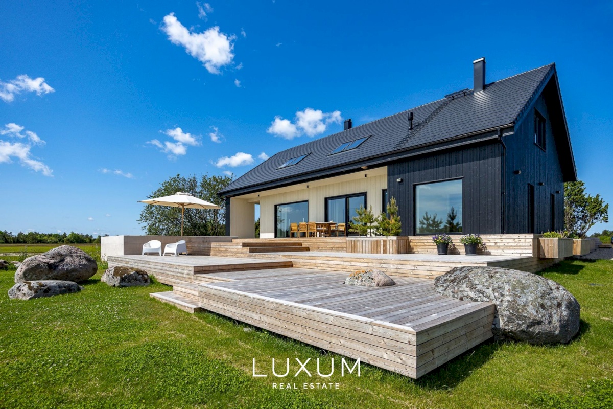 Saaremaa vald, Suure-Rootsi küla, Ruunikivi