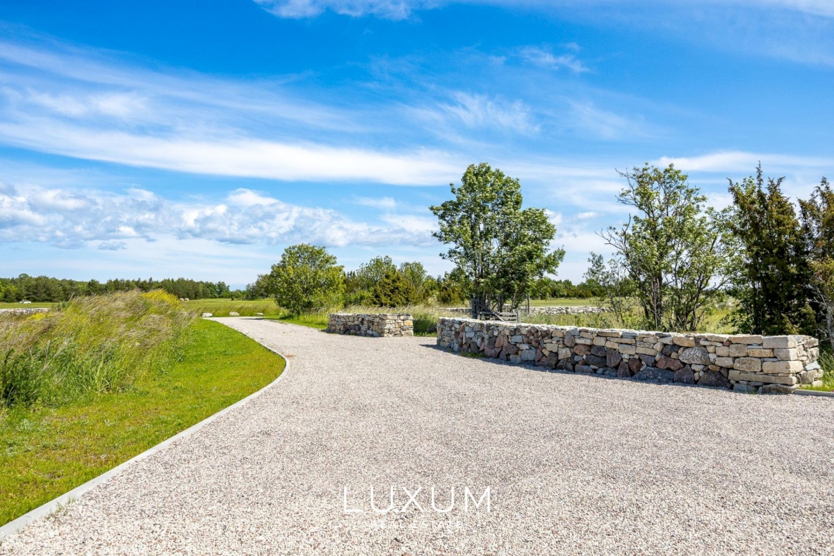 Saaremaa vald, Suure-Rootsi küla, Ruunikivi