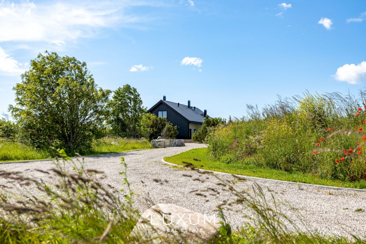 Saaremaa vald, Suure-Rootsi küla, Ruunikivi