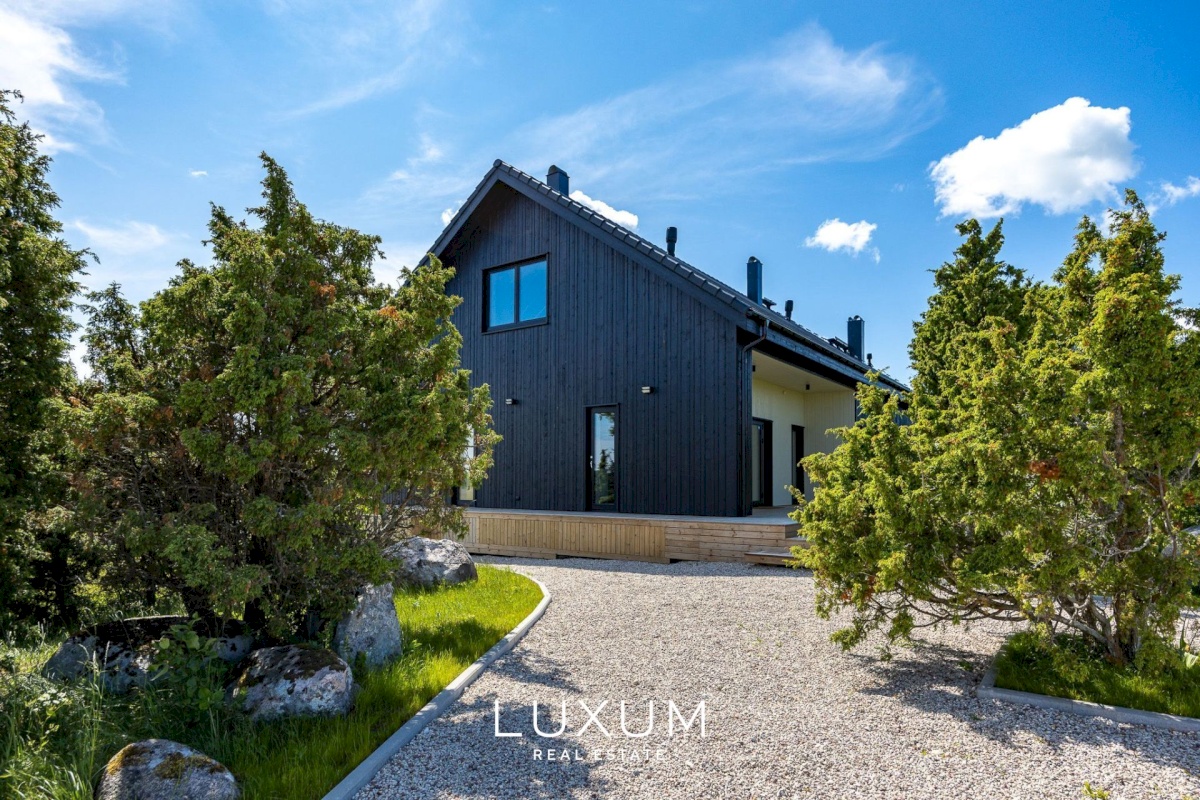 Saaremaa vald, Suure-Rootsi küla, Ruunikivi