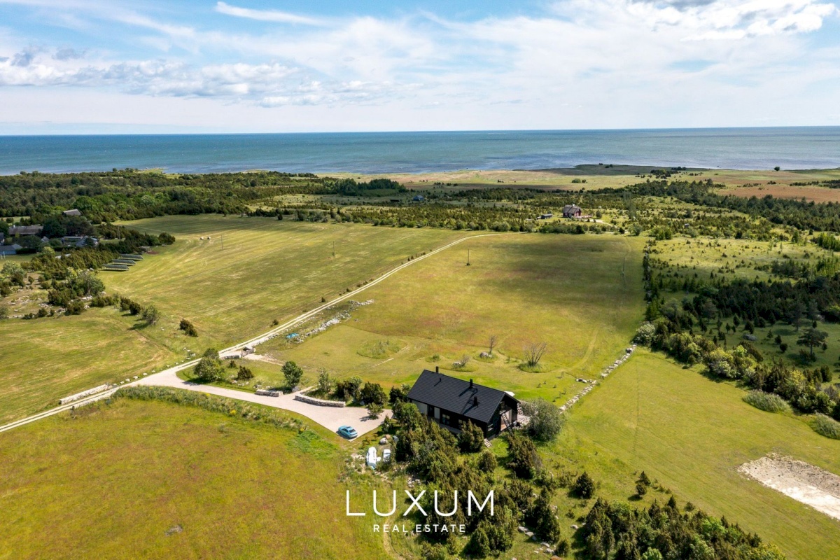 Saaremaa vald, Suure-Rootsi küla, Ruunikivi