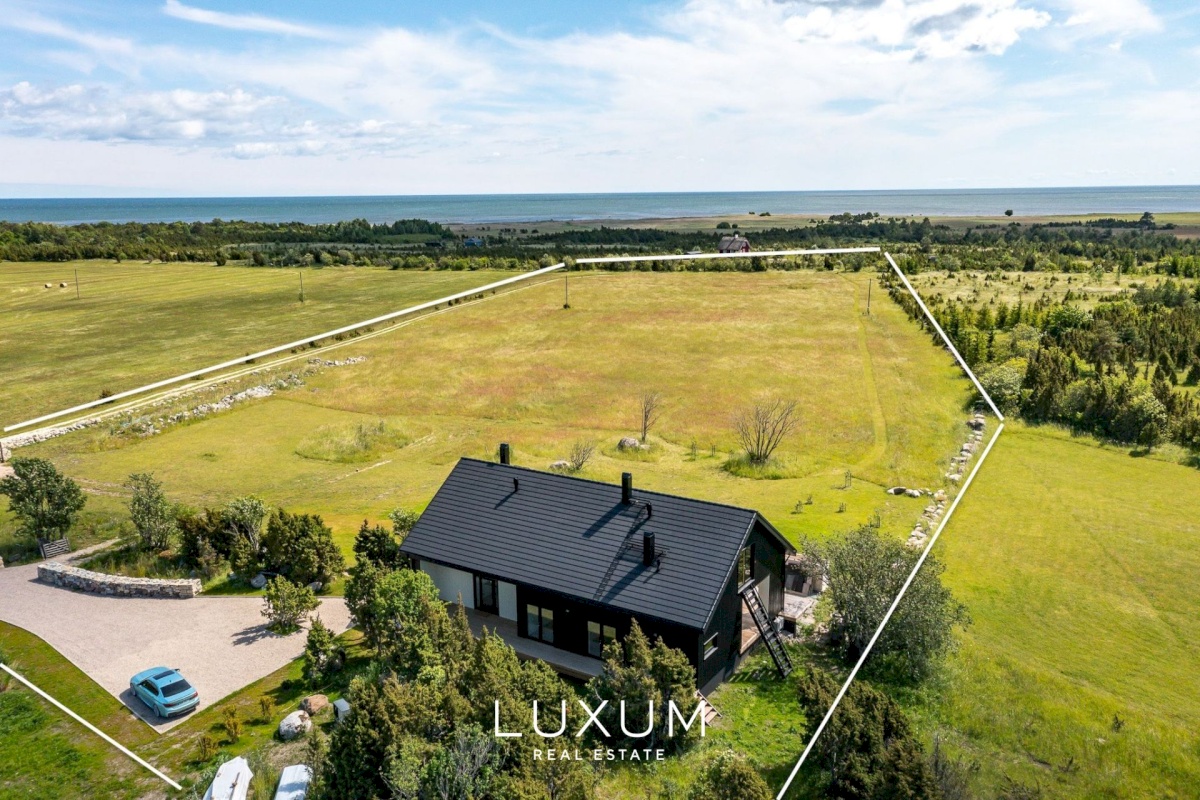 Saaremaa vald, Suure-Rootsi küla, Ruunikivi