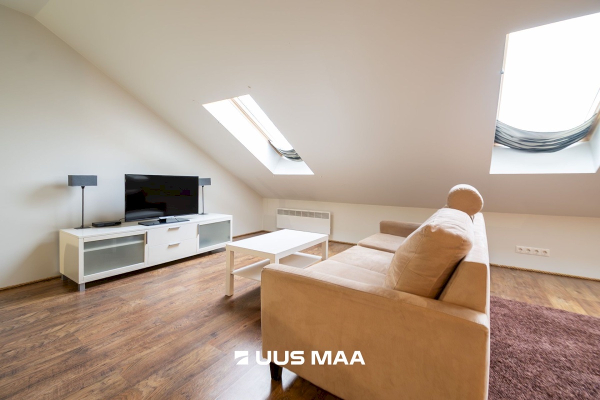 Saaremaa vald, Kuressaare linn, Aia 49