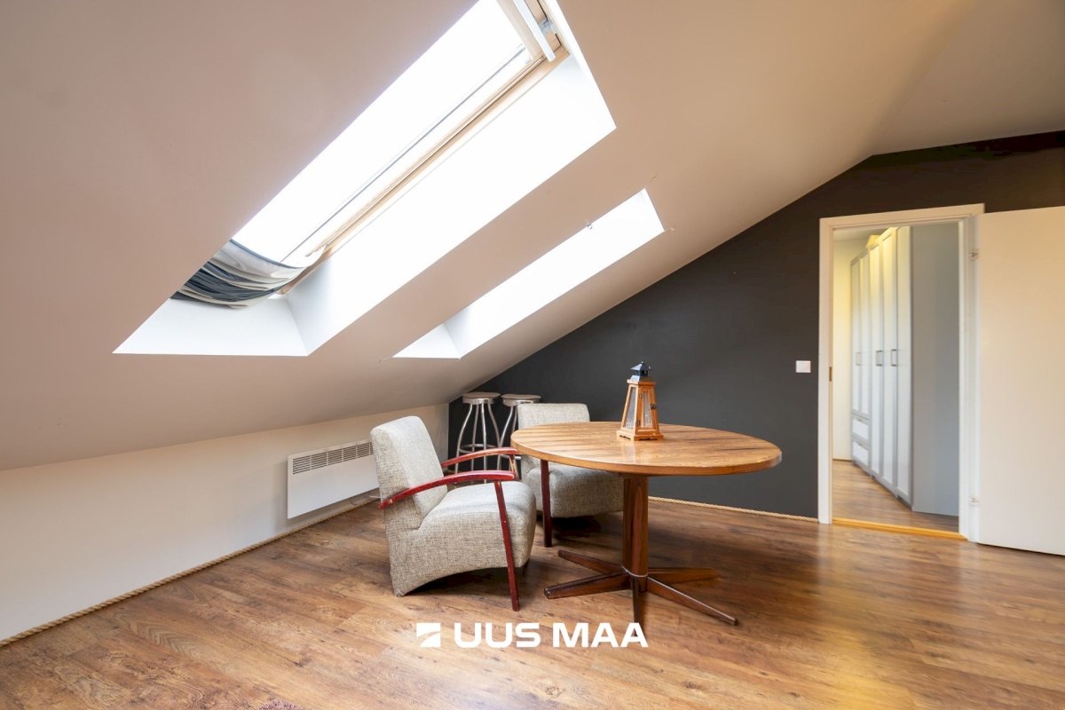 Saaremaa vald, Kuressaare linn, Aia 49