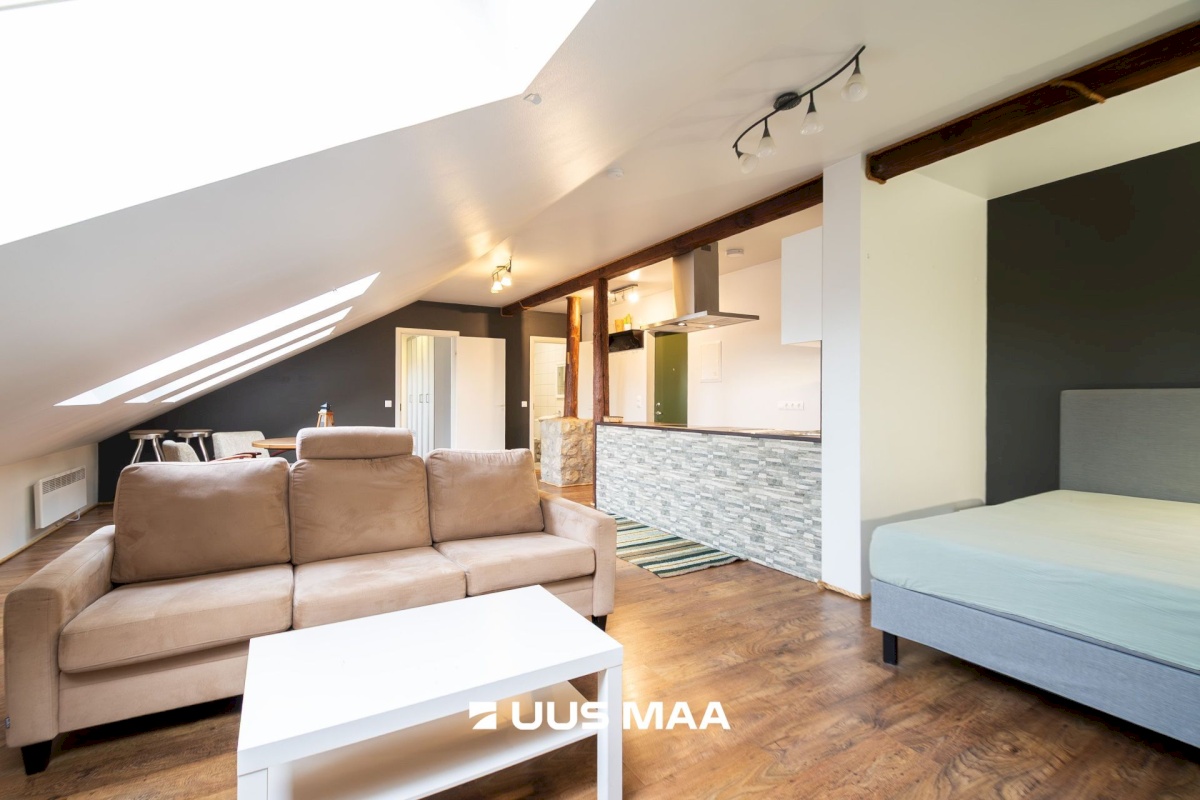 Saaremaa vald, Kuressaare linn, Aia 49