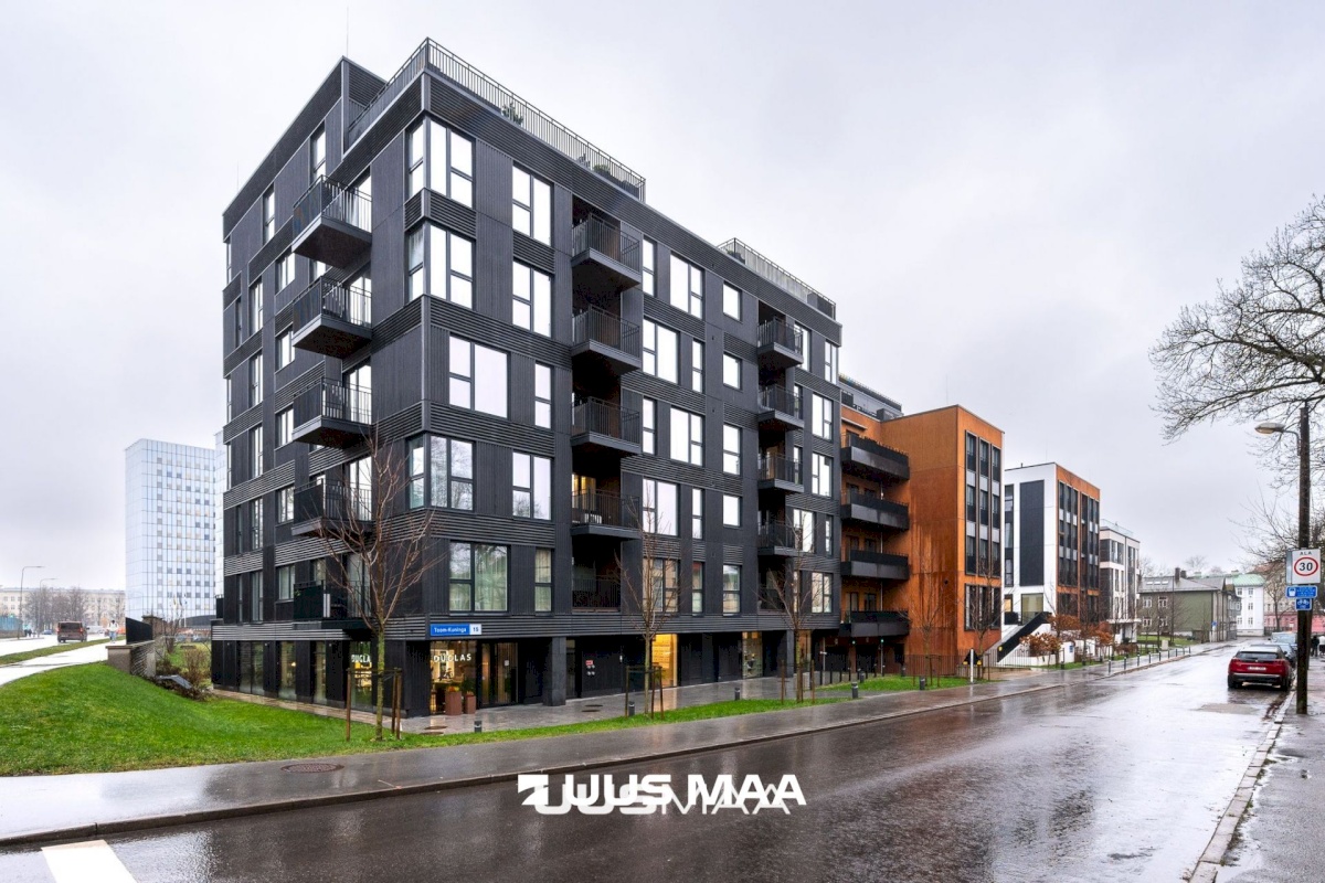 Tallinn, Kesklinna linnaosa, Uus Maailm, Toom-Kuninga 15