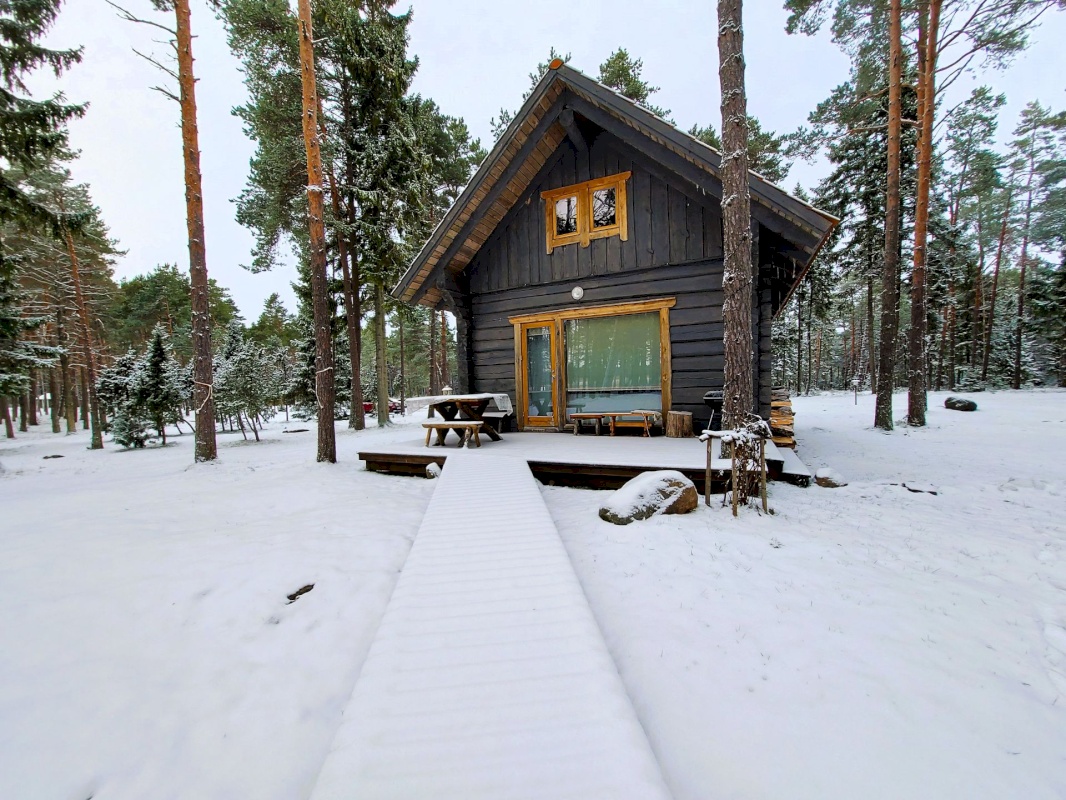 Hiiumaa vald, Suuresadama küla, Roovälja