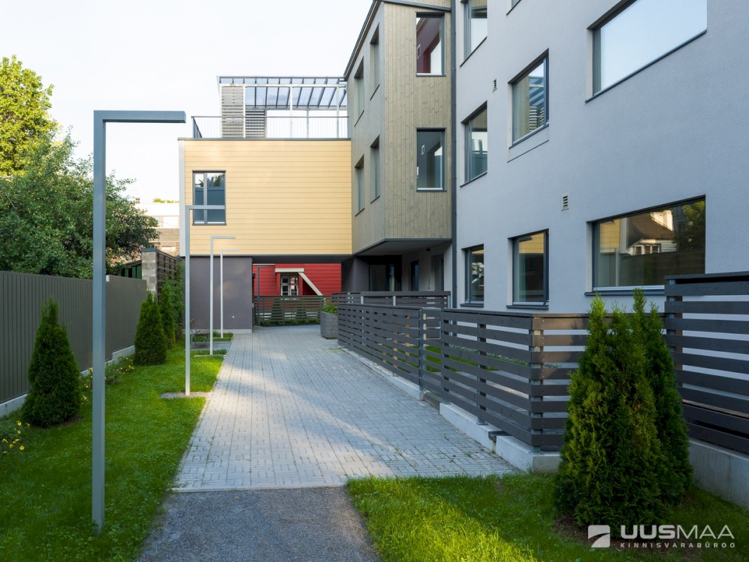 Tallinn, Kesklinna linnaosa, Kadriorg, J. Poska 31