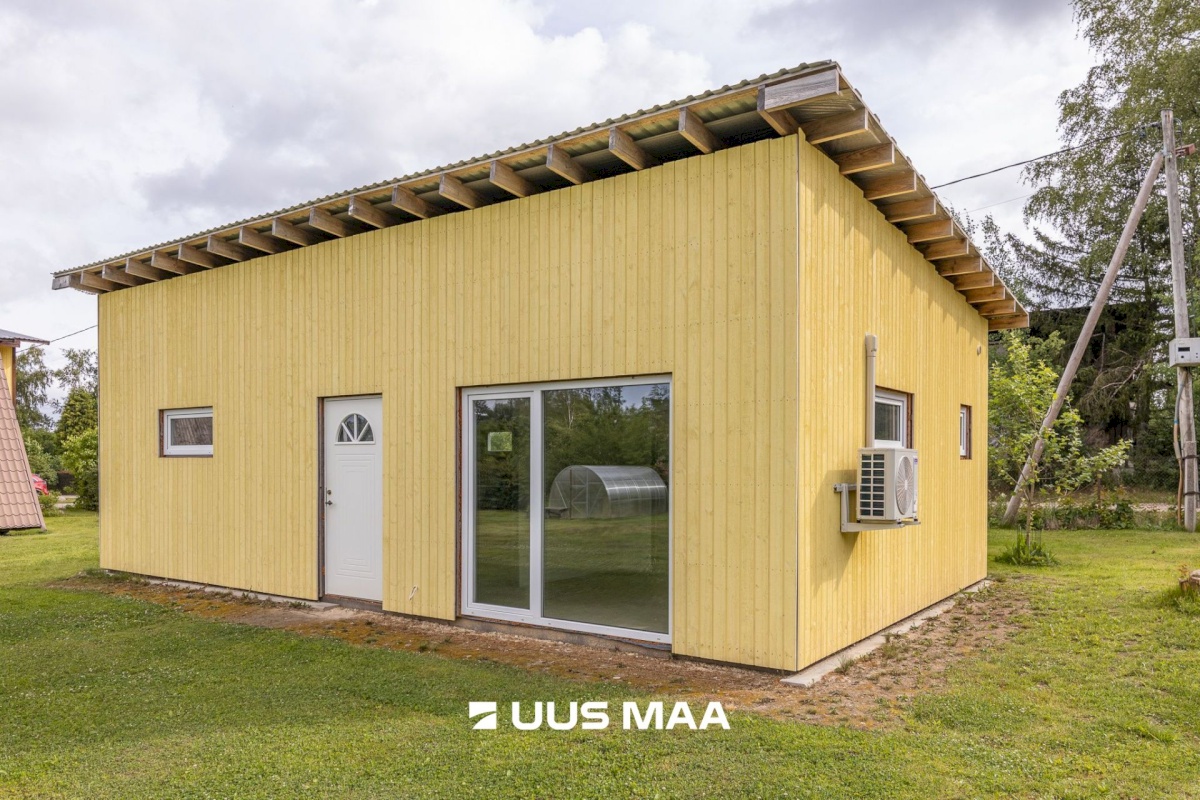 Saku vald, Roobuka küla, Orava 8 ja 10