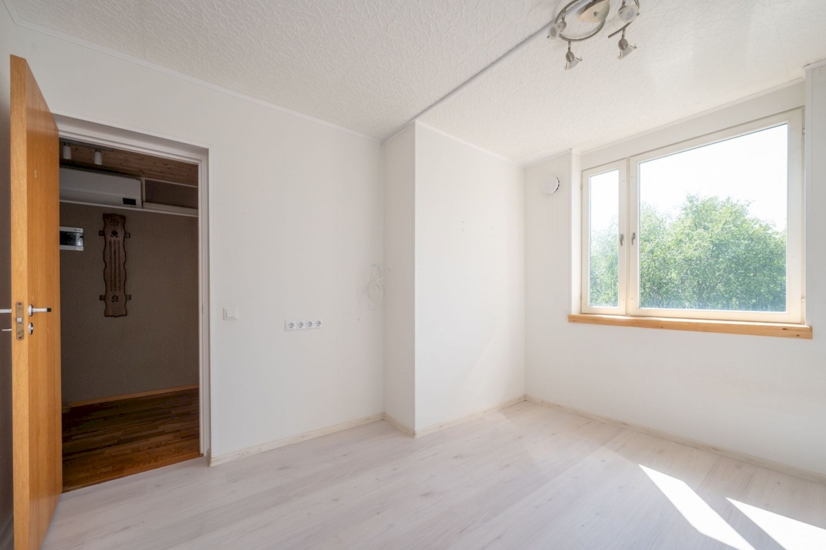 Lääne-Nigula vald, Palivere alevik, Põllu 8