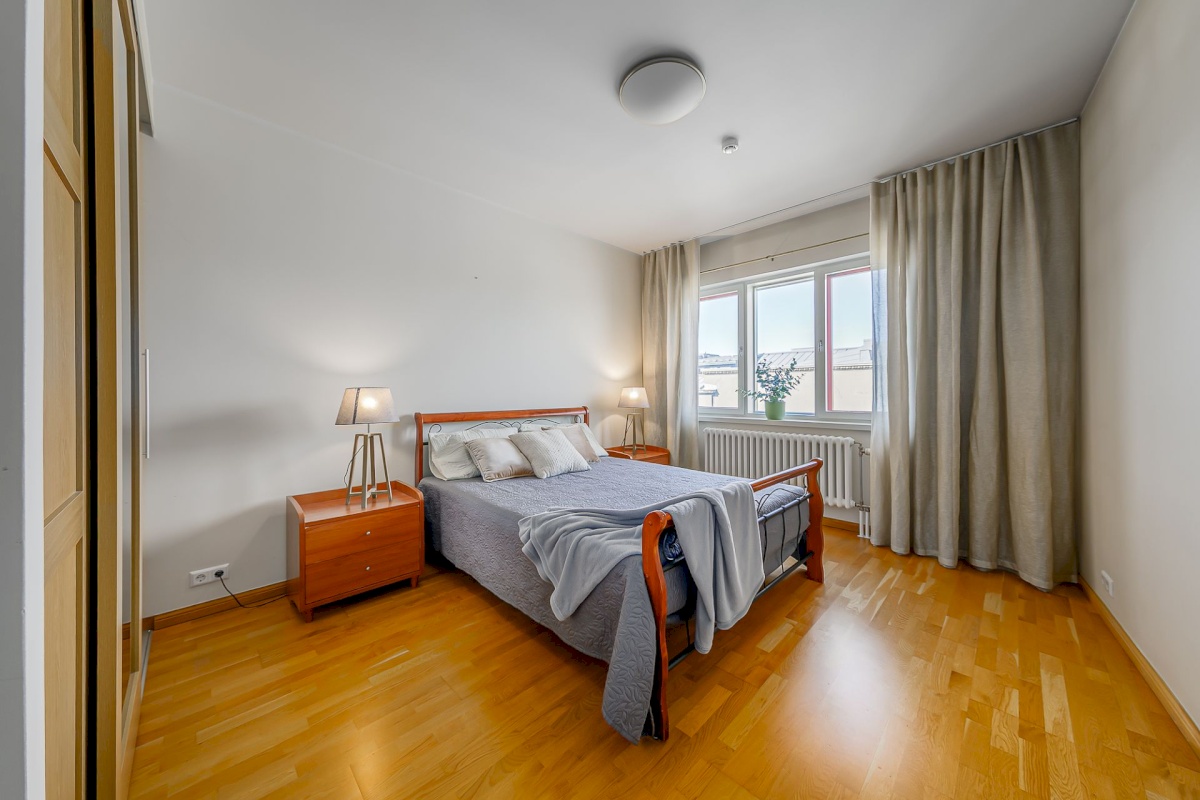 Tallinn, Kesklinna linnaosa, Pärnu mnt 27
