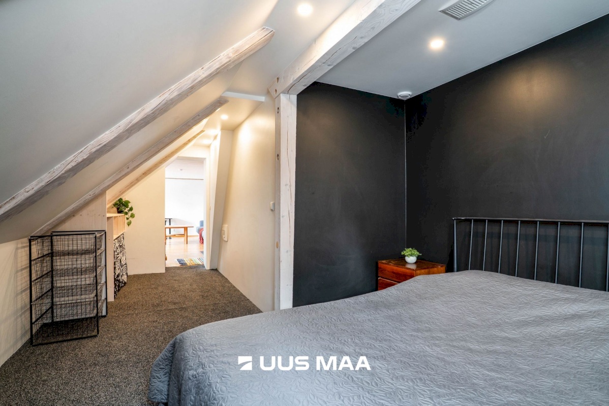 Viljandi linn, Vanalinn, Lossi 4