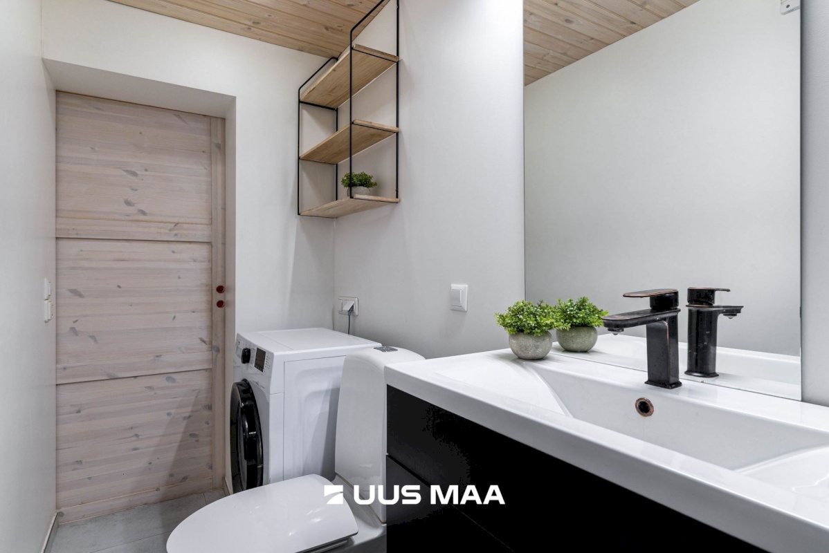 Viljandi linn, Vanalinn, Lossi 4