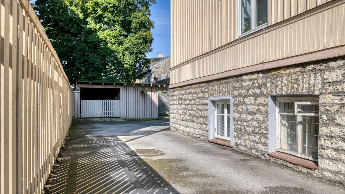 Tallinn, Kesklinna linnaosa, Kadriorg, J. Vilmsi 20