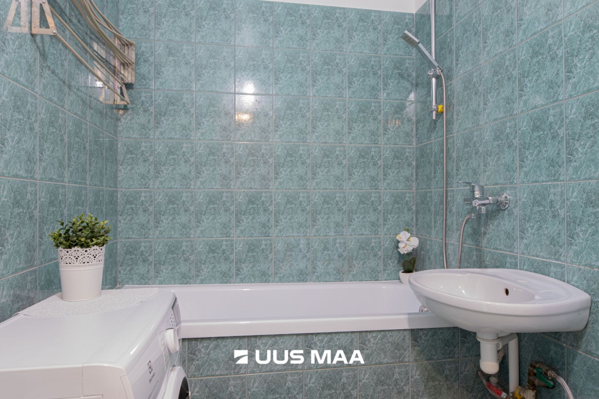 Viljandi linn, Männimäe, Reinu tee 12