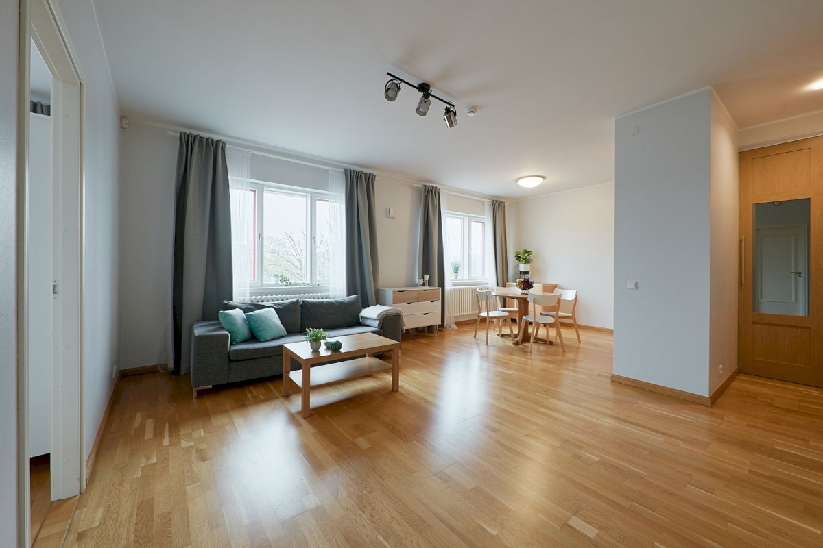 Tallinn, Kesklinna linnaosa, Pärnu mnt 27