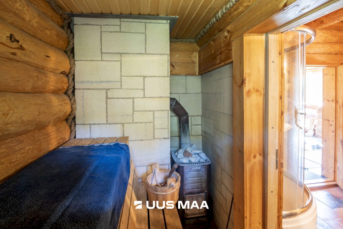 Saaremaa vald, Ninase küla, Loojangu