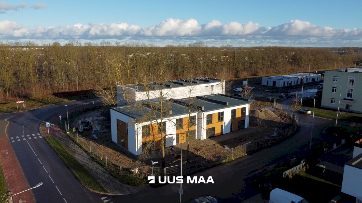 Rakvere linn, Mõisavälja 1-2