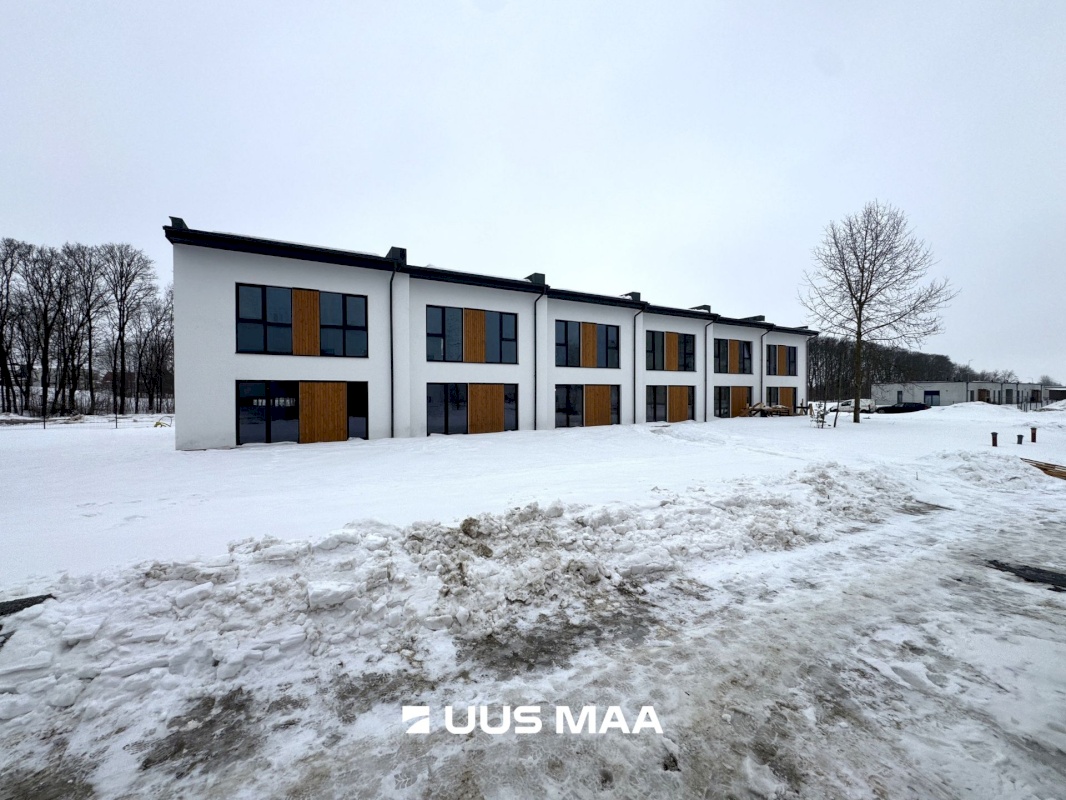 Rakvere linn, Mõisavälja 1-2