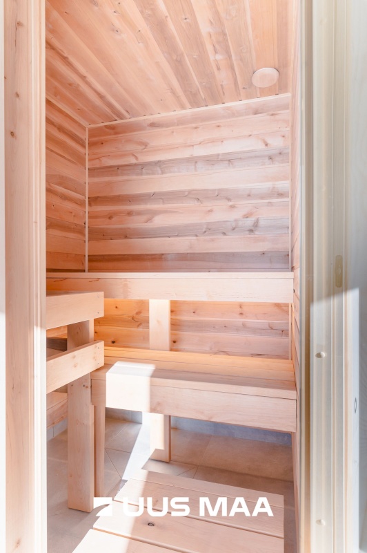 Rakvere linn, Mõisavälja 1-2