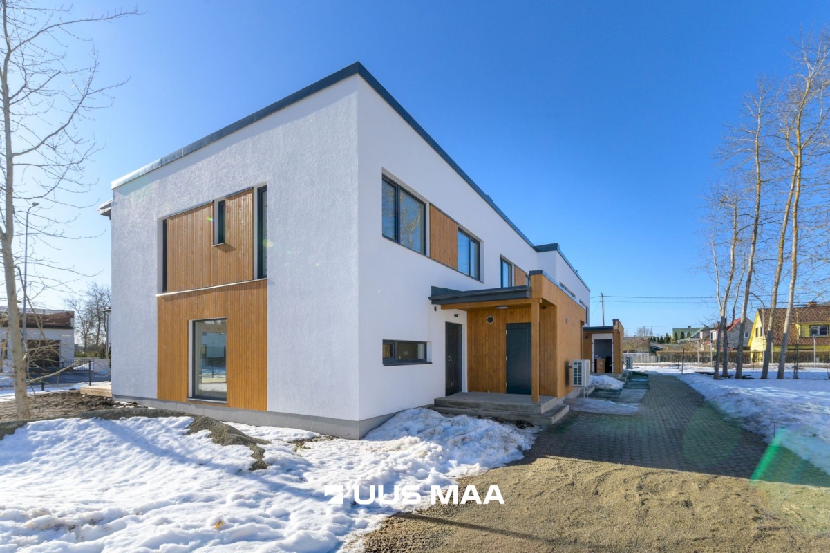 Rakvere linn, Mõisavälja 1-2