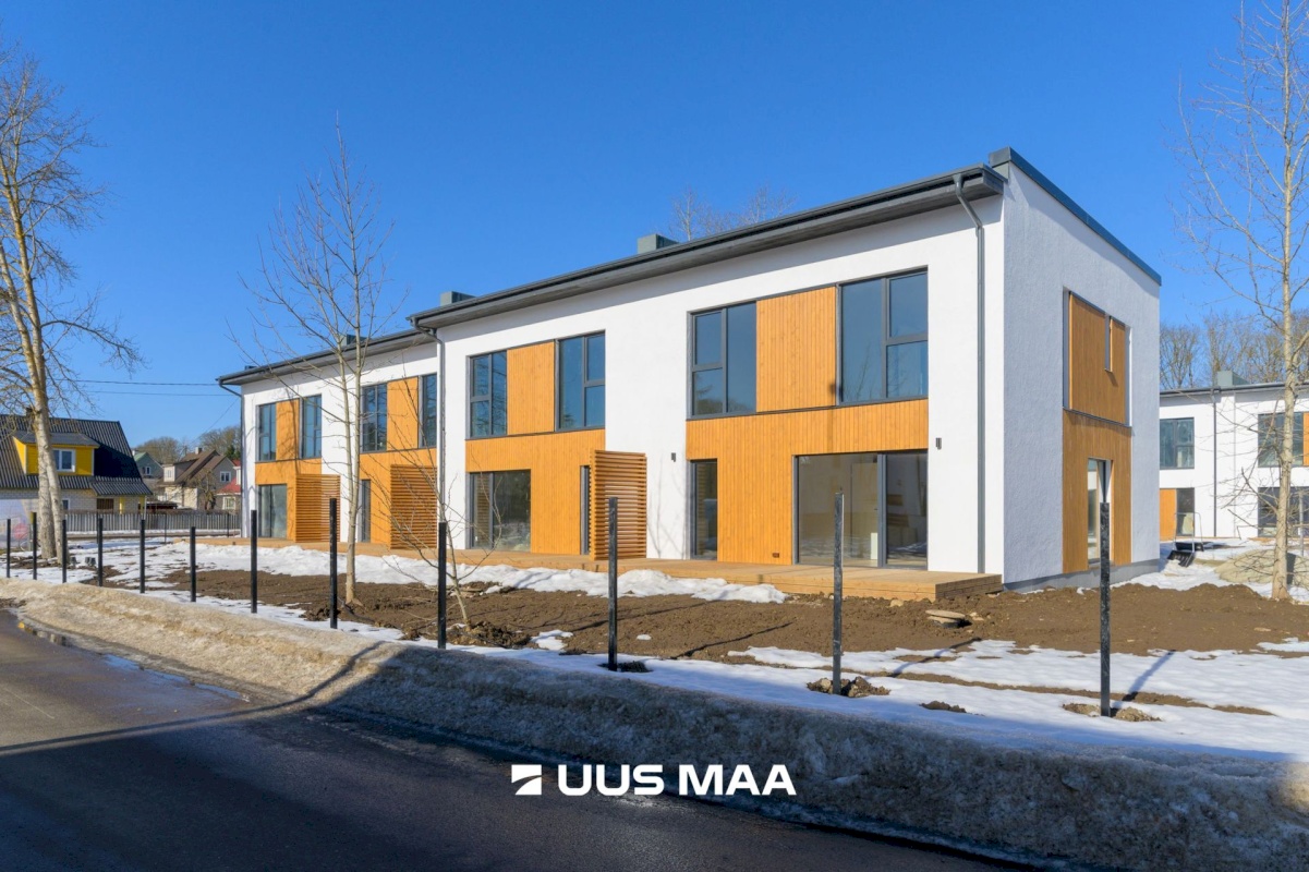 Rakvere linn, Mõisavälja 1-2