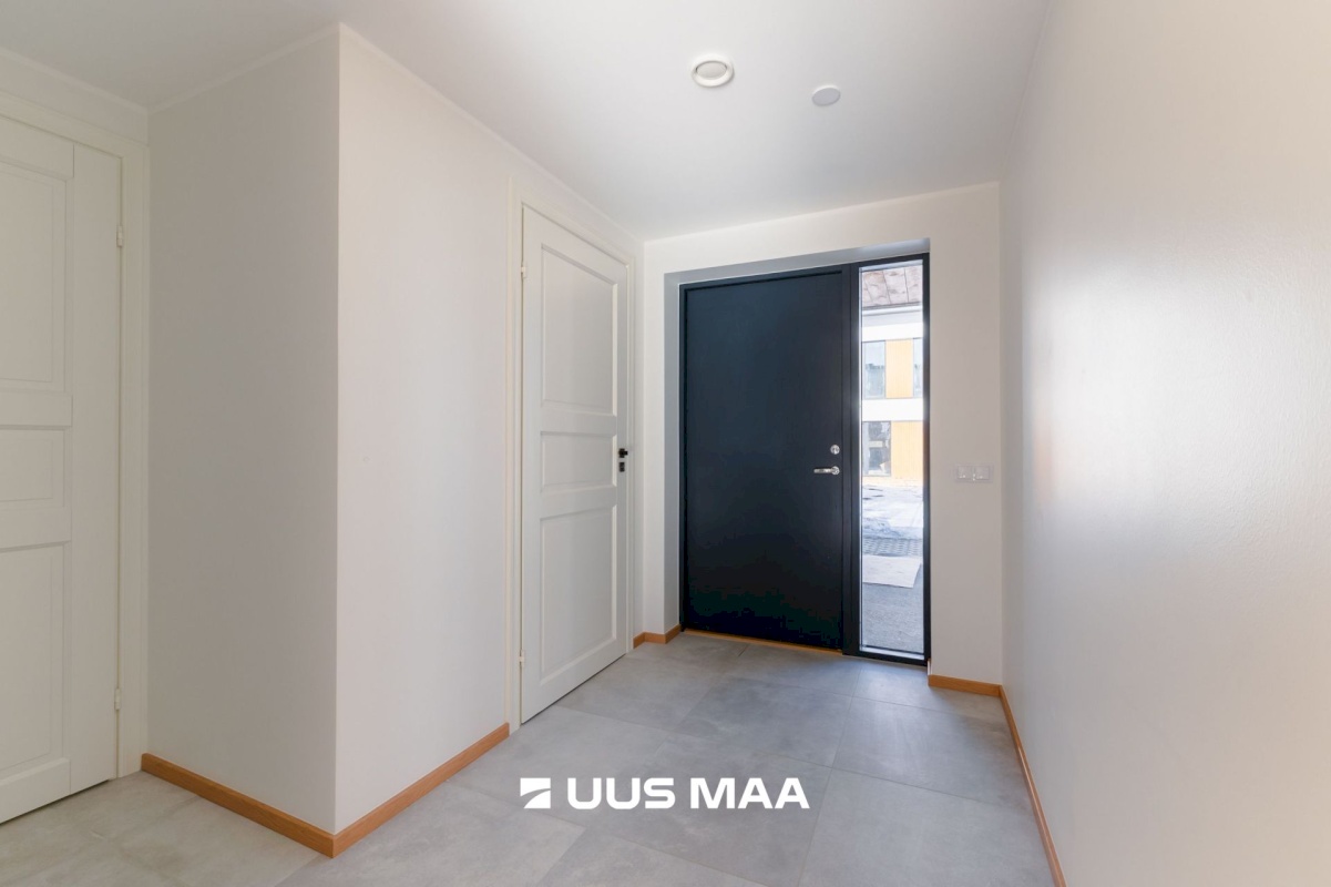 Rakvere linn, Mõisavälja 1-2