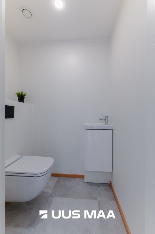 Rakvere linn, Mõisavälja 1-2