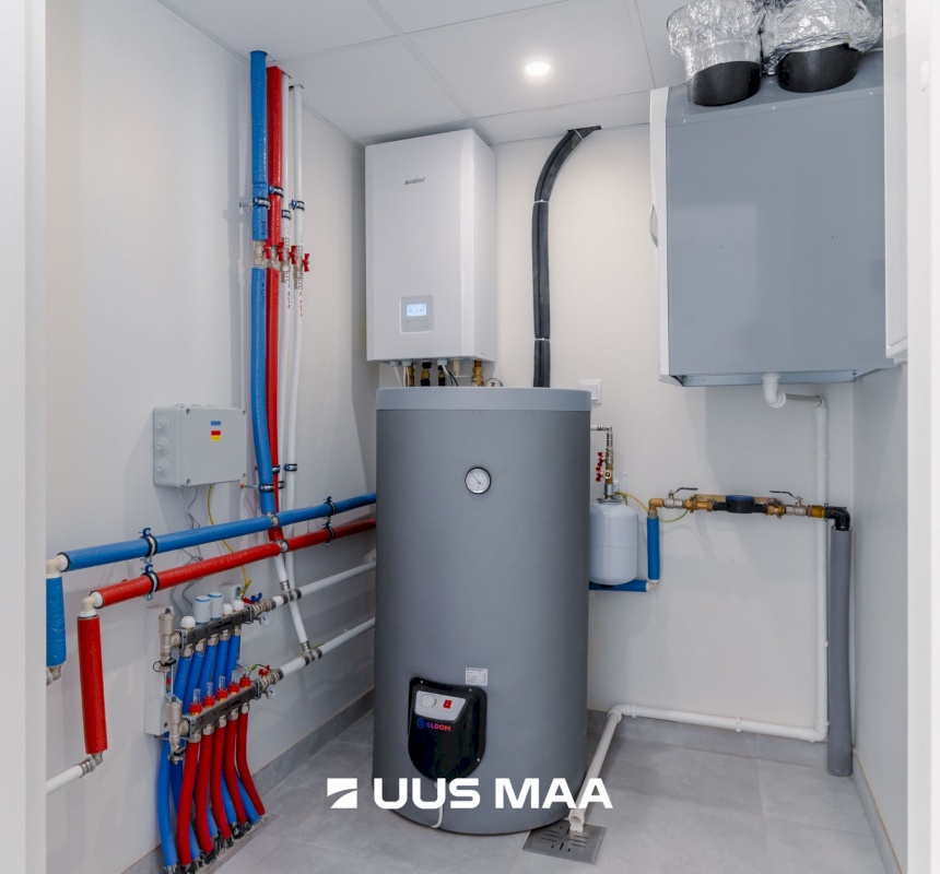 Rakvere linn, Mõisavälja 1-2