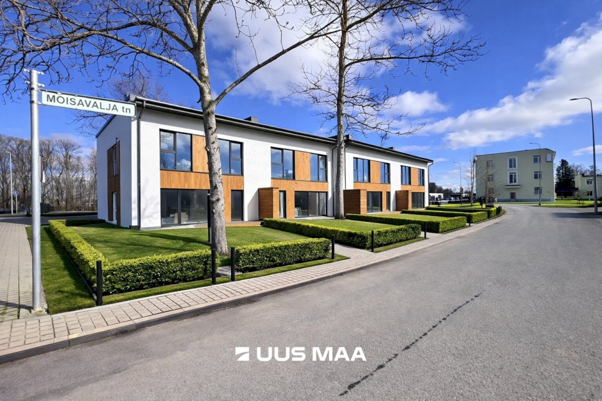 Rakvere linn, Mõisavälja 1-2