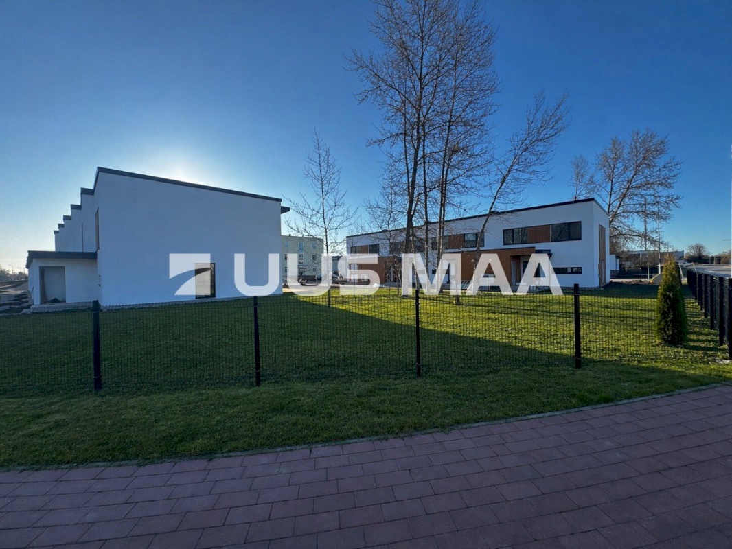 Rakvere linn, Mõisavälja 1-2