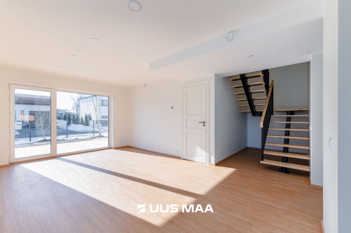 Rakvere linn, Mõisavälja 1-2