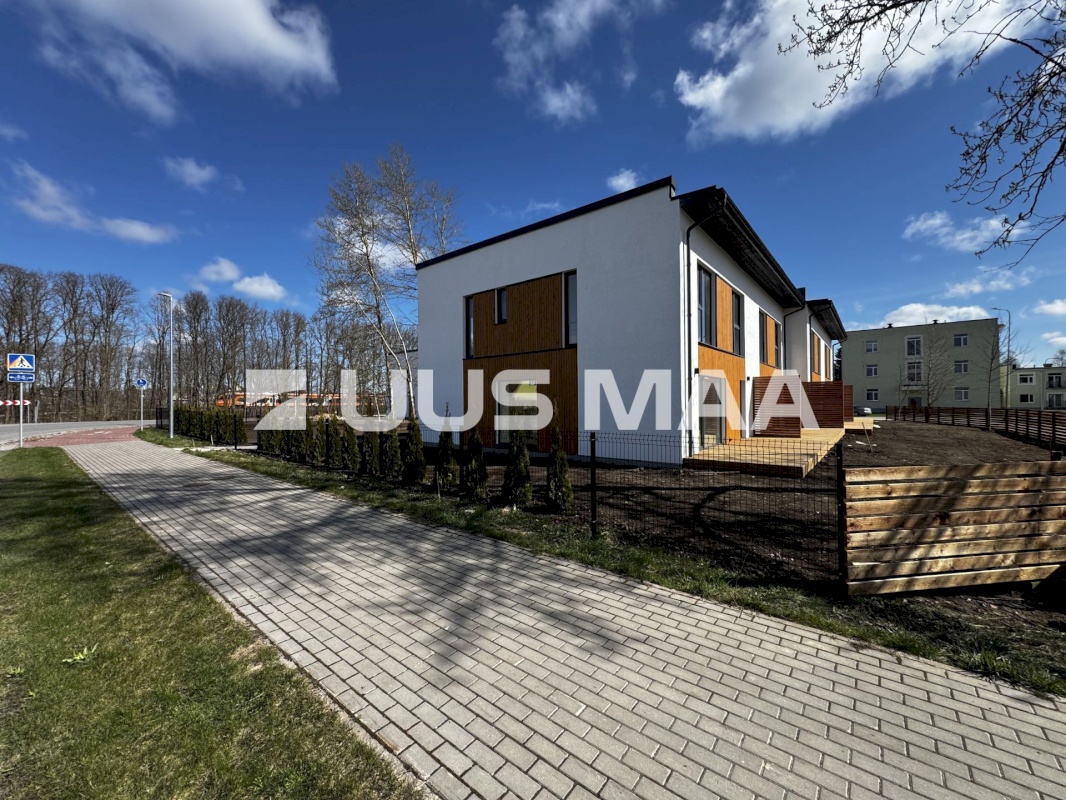 Rakvere linn, Mõisavälja 1-2