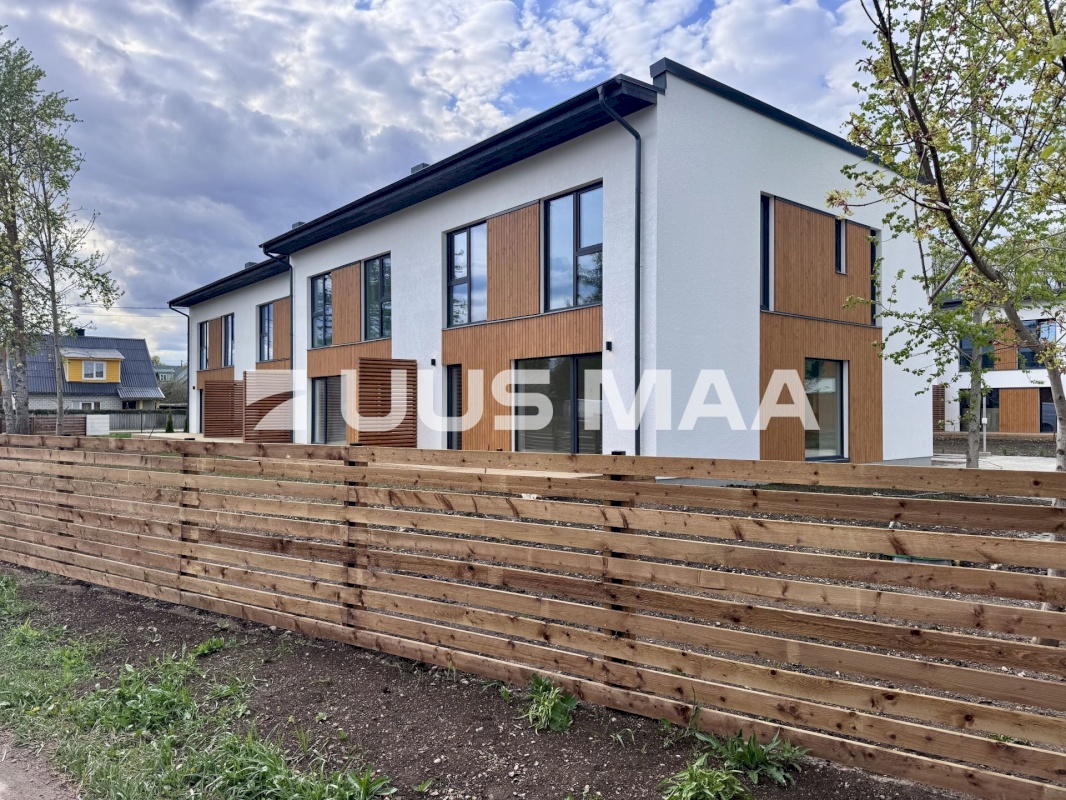Rakvere linn, Mõisavälja 1-2