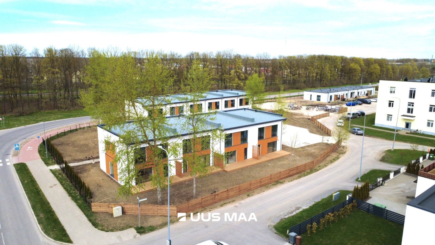 Rakvere linn, Mõisavälja 1-2